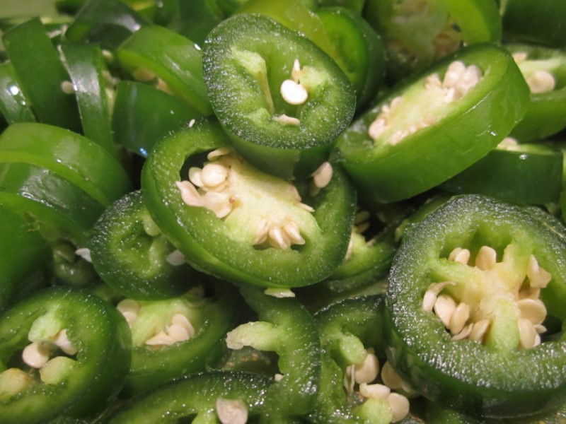 RED AND GREEN CHILI JALAPENO 4